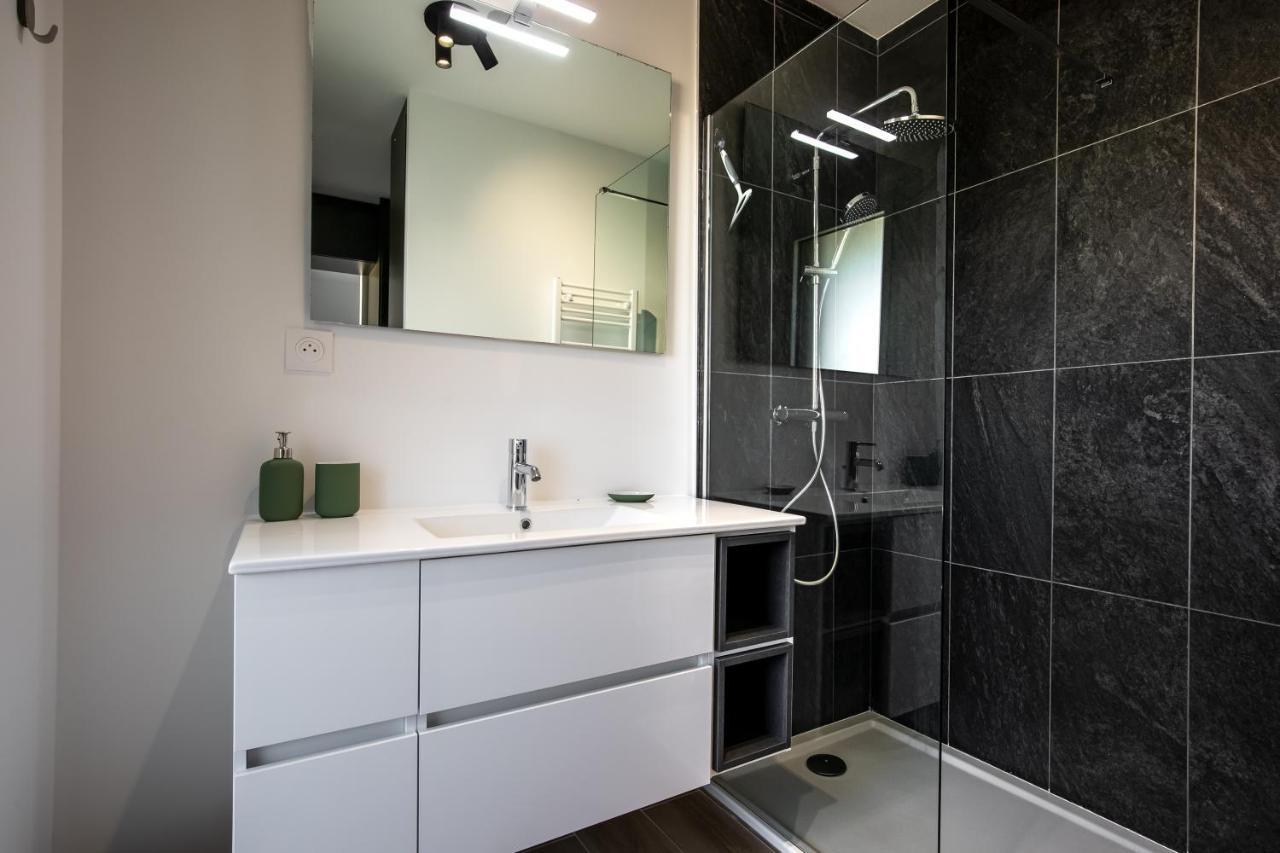 Superbe Bord De Apartment